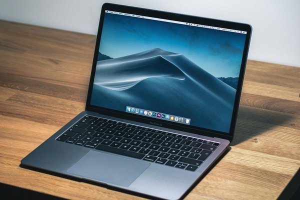 laptop(1) 600x400